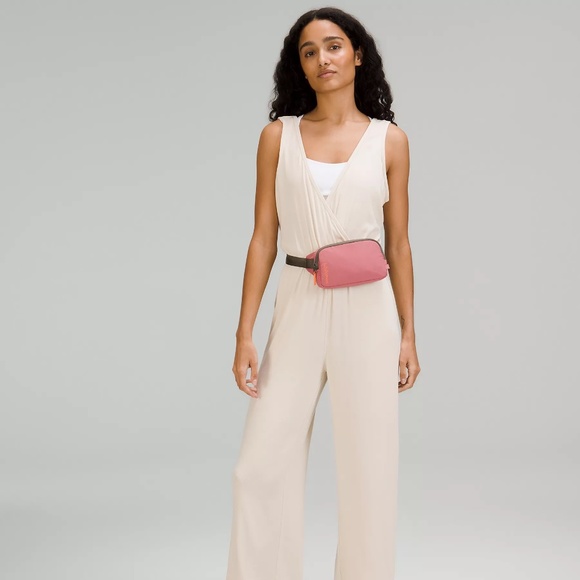 🆕 .7L BRIER ROSE - NWT lululemon mini belt bag - Picture 11 of 15